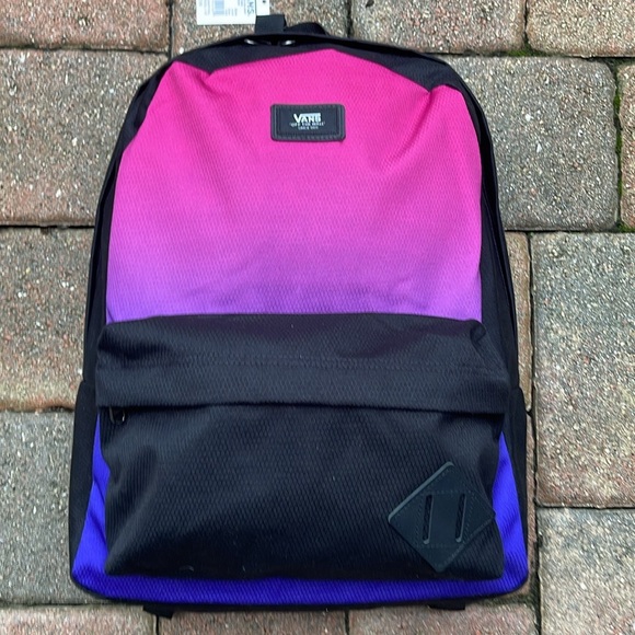 Vans Handbags - Vans Old Skool Grom Check Backpack VNOA3I6RYML
OLD SKOOL III B
NWT